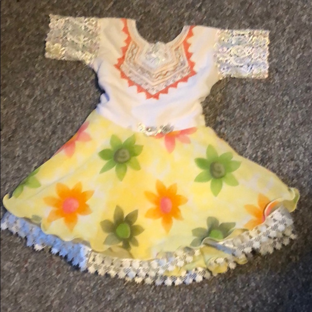 Used girl dress by manta size s
